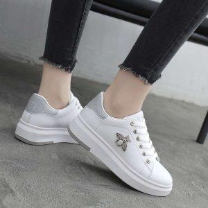 Sepatu Sneaker Wanita Terbaik Di Indonesia