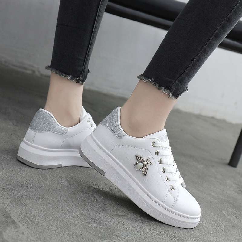 Sepatu Sneaker Wanita Terbaik Di Indonesia