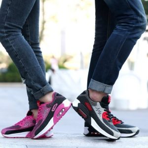 Rekomendasi Sneakers Couple Keren Dan Unik