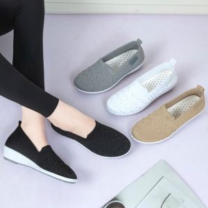 Rekomendasi Sepatu Slip On Wanita