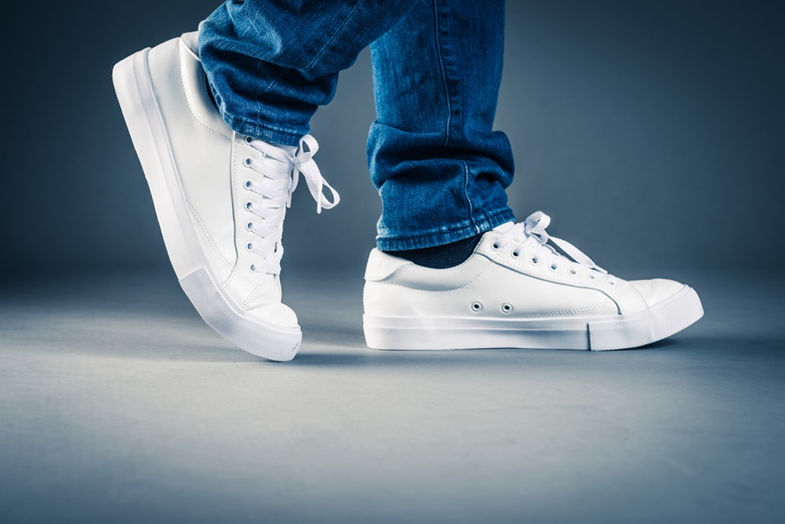 Rekomendasi Sneakers Hitam Putih Untuk Gayamu